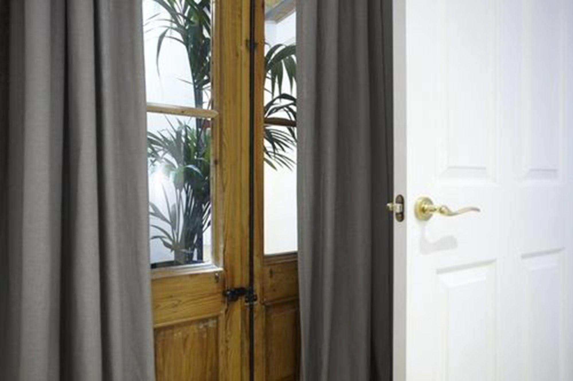L'Escudellers By The Streets Apartment Барселона Екстериор снимка
